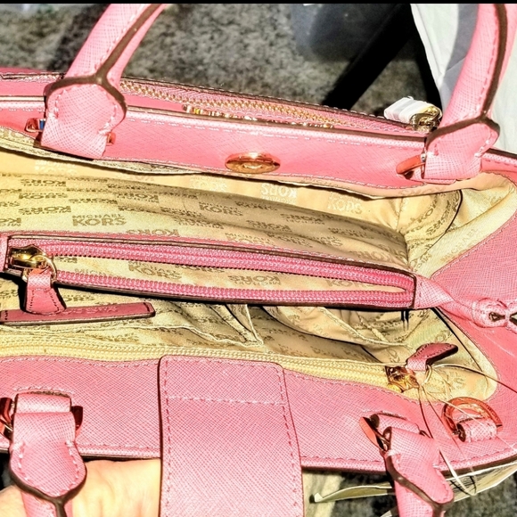 Michael Kors Saf Leathr Hailee Satchel/Wallet - Picture 8 of 14